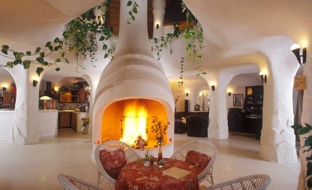 3 év után még mindig (vagy újra) eladó egy fővárosi Makovecz-stílusú ház!