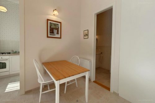 {"priority":3,"starred":1,"location":"indoor"}