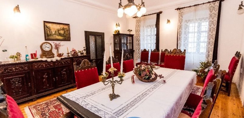 Karácsonyi különlegesség: eladó a Záhorszky-Prónay kúria!