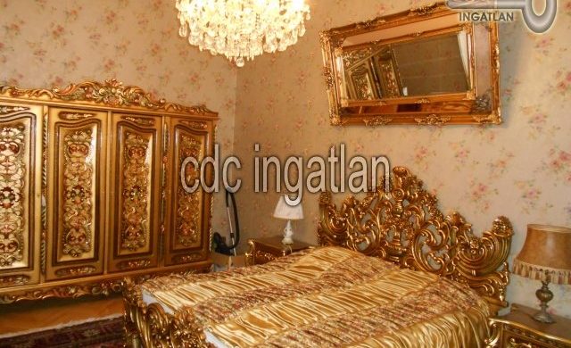 A 200 milliós francia pompával hirdetett lakást 130 millióért is kínálják!