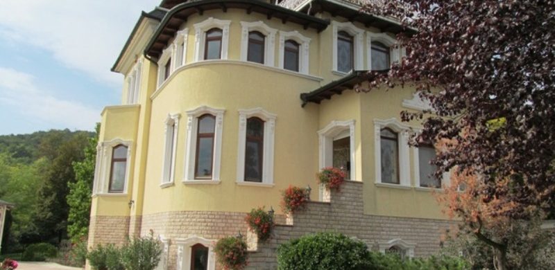 Legalább 4 éve nem kell senkinek Szeleczky Zita egykori nyári rezidenciája!