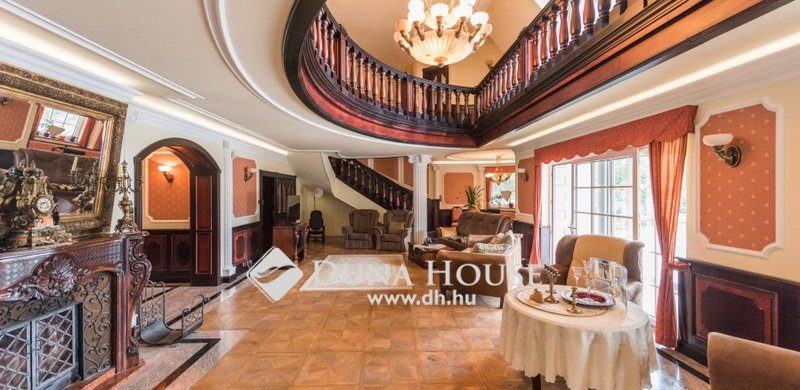 299 milliós, szentendrei, barokk rezidencia, egy középkori vár beütésével…