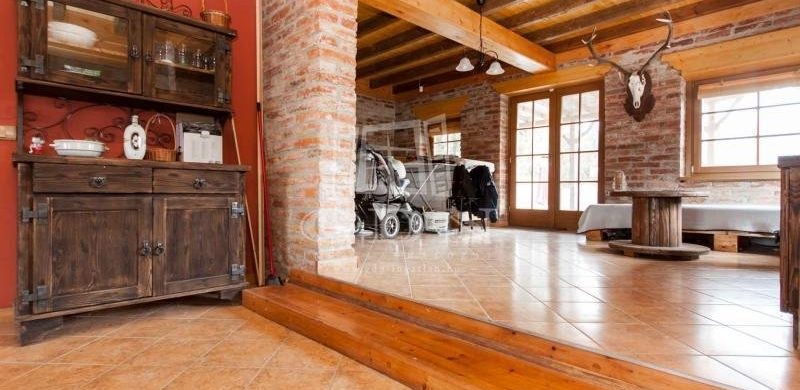 127 nm és 22 millióba kerül. Mi az? Egy nyaraló???