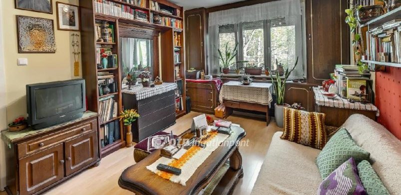 Potom 11 millióért teljes bútorzattal felszerelt panellakásunk lehet. 2023-ban!