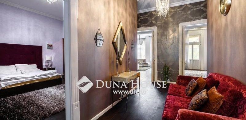 Ha halmozná az élvezeteket: panoráma és szauna is jár a 140,5 milliós, budai luxus lakáshoz