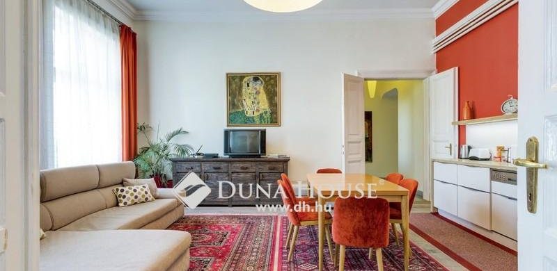 Lakás a Bajcsyn: némi szín és minta a sok fehér, minimalista otthon után!