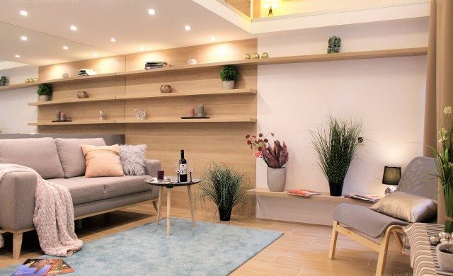 A hét hirdetése: „Lakjon Mátyás király palotájának kertjében!”