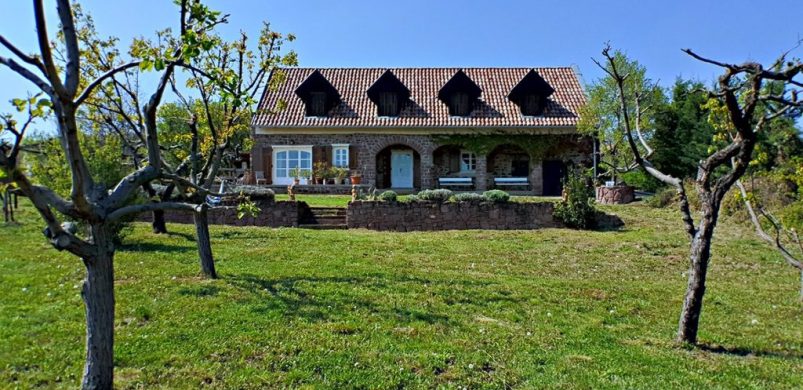 120 millióba kerül a Balaton legelegánsabb nyaralója!