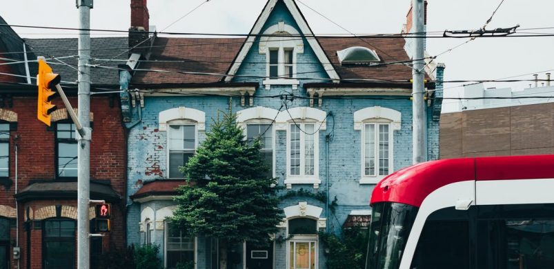 Pörög a kis lakások albérlet piaca. De milyen ingatlanokat nem lehet most eladni?