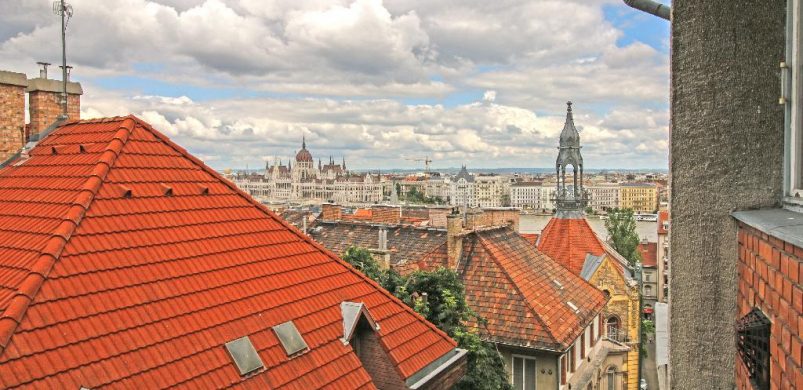 A hét ingatlana: ez most Párizs vagy Budapest? Egy 48,5 milliós garzon!