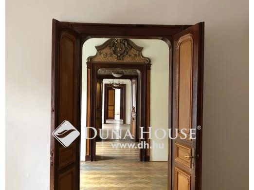 Negyed milliárdét Lotz Károly freskós lakást vehet az Újlipótvárosban!