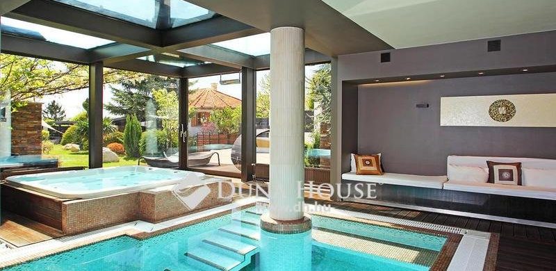 Egy év telt el, de az ár nem változott: Budaörs dél-ázsiai luxus otthonában nézelődtünk