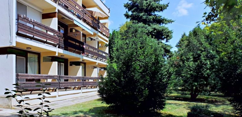 A 15,9 milliós ingatlan mellett személyes balatoni élményeit is megosztja velünk a hét hirdetője!