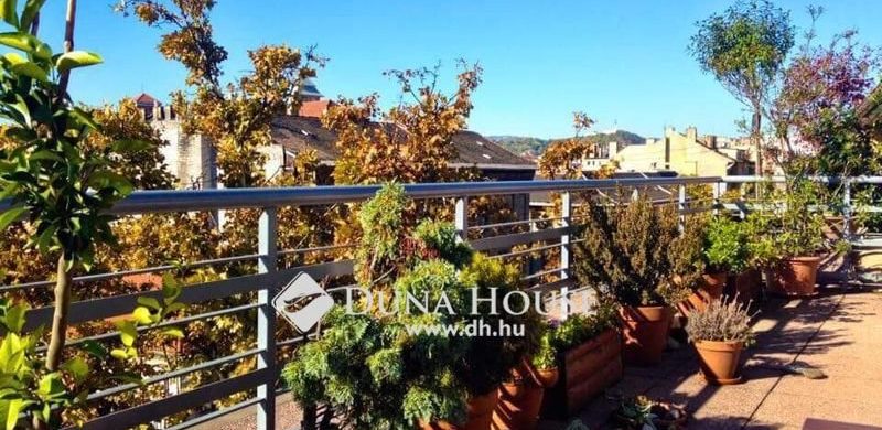 Kincs a Mester utcából: egy 45 nm-es teraszon élvezhetjük az életet!