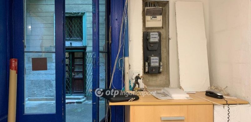 22,7 millióba kerül az V. kerület legolcsóbb lakása. Döbbenetesen néz ki…