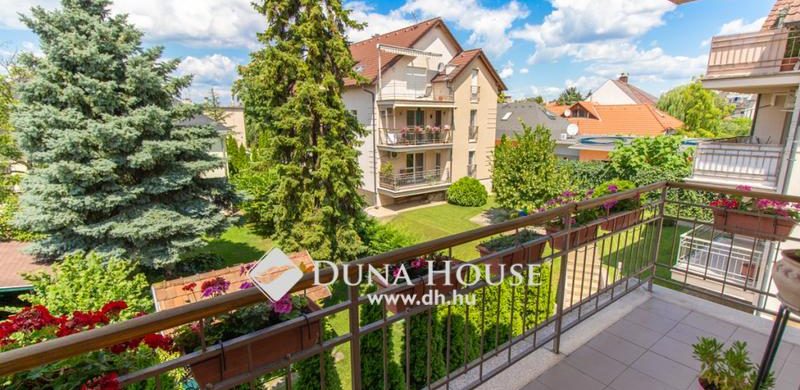 Gyönyörű képek és egy kevésbé vonzó kitétel: erkélyes lakás a Lipótvár utcában