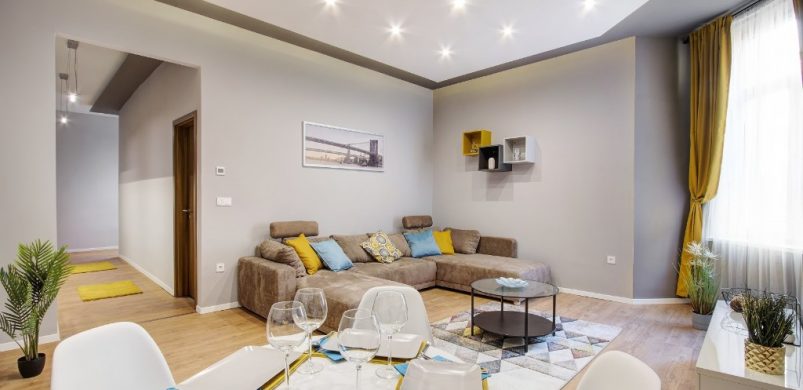 Rút kiskacsából hattyú: 70 nm-nyi elegancia az Almássy téren!