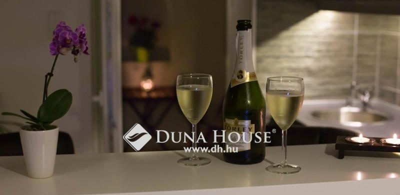 Ennél olcsóbb szépség az I. kerületben nincs: Intimteraszos ritkaság a Naphegy utcában!