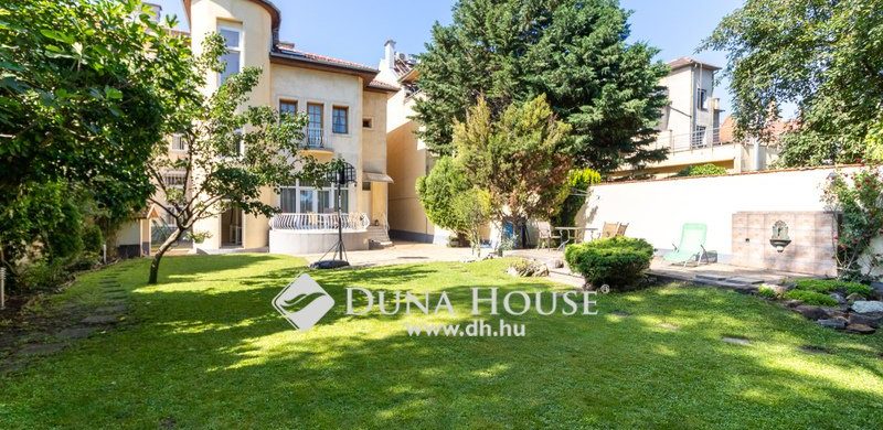 A „nyolcker” drága oldala: egy 369 milliós villa, 15 szobával!