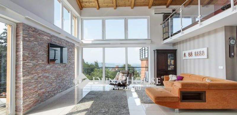 Élet 236 nm-en, 236 millióért…