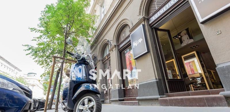 Nem értjük, hol van a bejárata ennek az olcsó, full felújított belvárosi kislakásnak?!