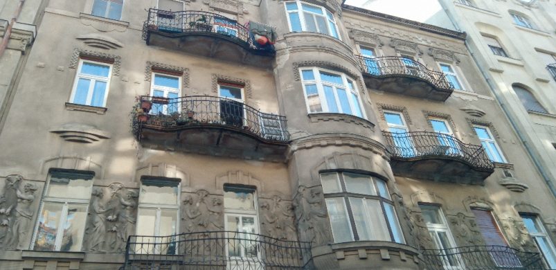 Mindössze 19 nm, de lehet benne fantázia: lakás a harmadikon, a Műegyetemnél