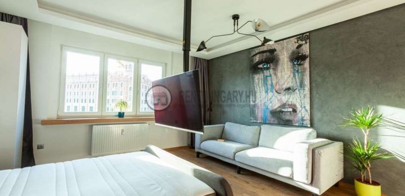 Kilátás a Posta Palotára egy havi 225 ezres, 34 nm-es albérletből