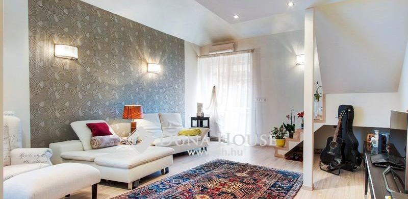 Kerek számok így hétfőre: egy 100 milliós, 3 szobás, 3 teraszos rózsadombi lakás!