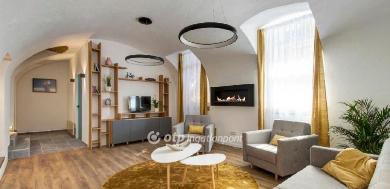 Úri muri: luxus lakás a Budai Vár szívében 147 millióért, az Úri utcában!