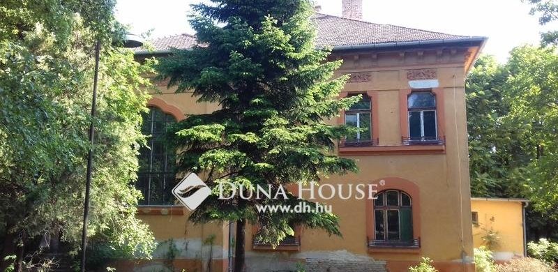 A Wekerle kúria után itt a Puky kastély! Igaz, ez 176 millióba kerül…