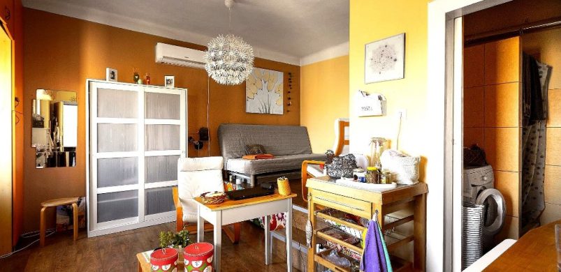 Jó eséllyel ez a legolcsóbb és legtöbb lehetőséget magába rejtő lakás jelenleg, a Király utca nyugis részénél!