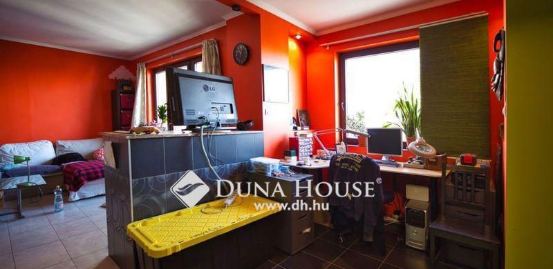 Mostan színes tintákról álmodom. Mármint lakásról. Meg is van!