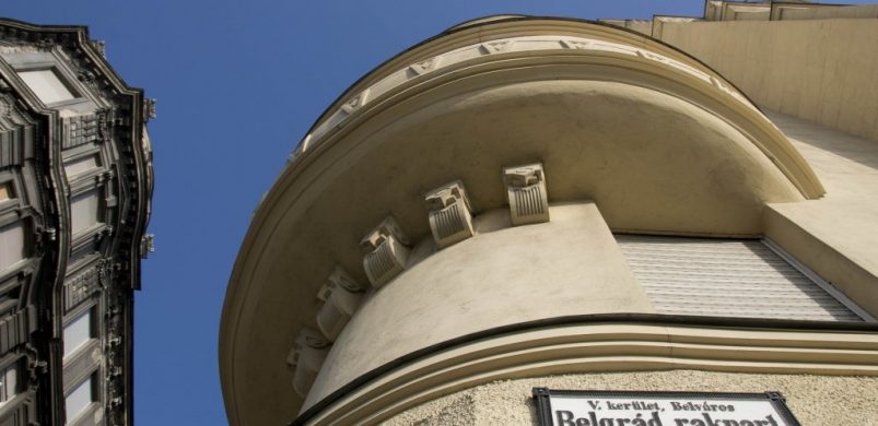 134,99 millós lakás, de sajnos kép nincs róla. A kultikus házról azonban igen!