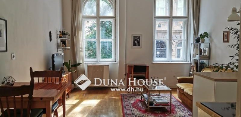 Egy lakás a Dob utcában, amelybe mi sem tudjuk miért, de beleszerettünk!