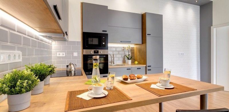 Szürke-sárga kényelem 88 nm-en, a Ferencvárosban, rögtön két lakásban!