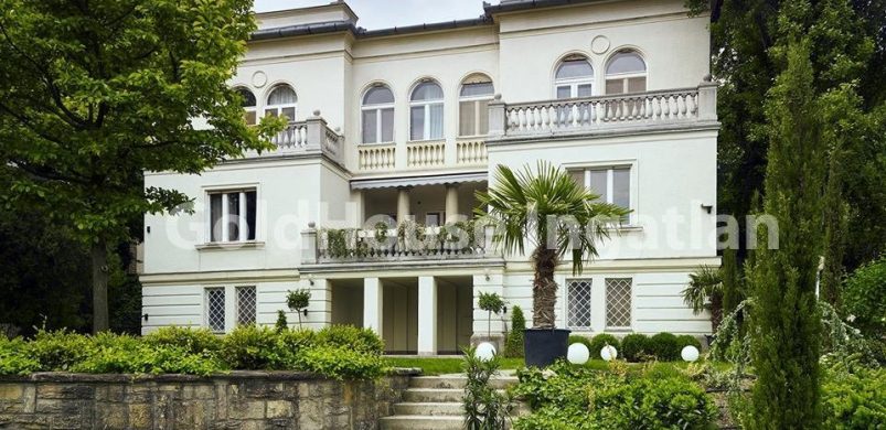 Havi 2,3 millióért bérelhető Honty Hanna egykori villája!