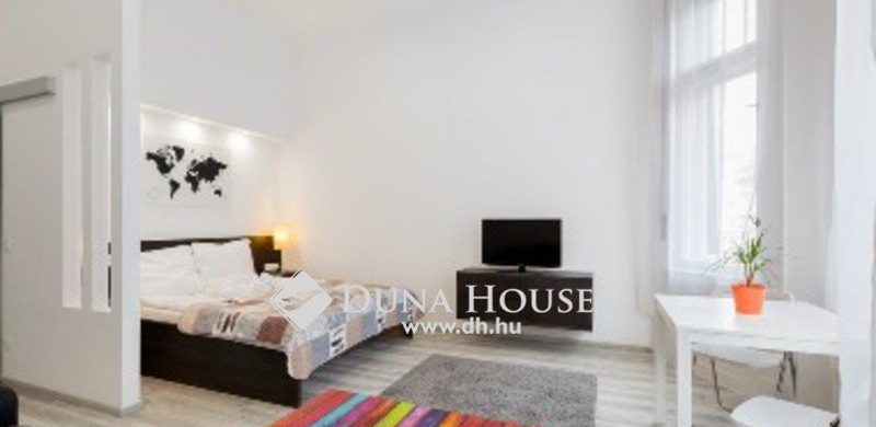 A piacon tényleg bármi elérhető: pl.12 luxus apartman a Zsinagógánál!