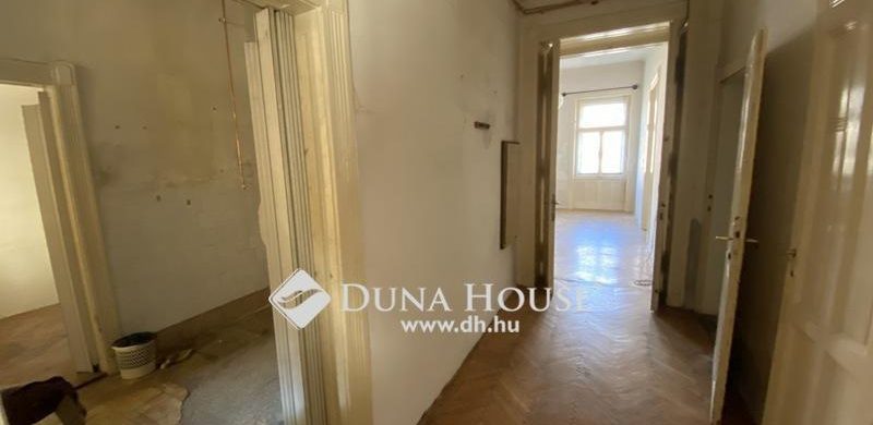 Nulláról fel kell újítani, de rögtön két lakásunk lesz belőle, mi az?