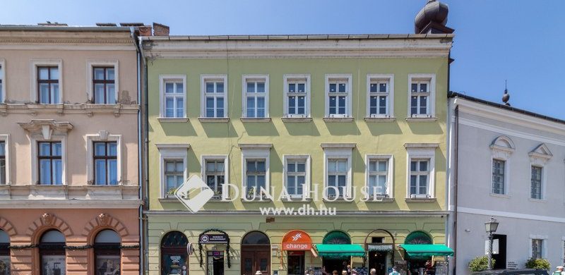 Negyed milliárdért lakása lehet a Mátyás templommal szemben!