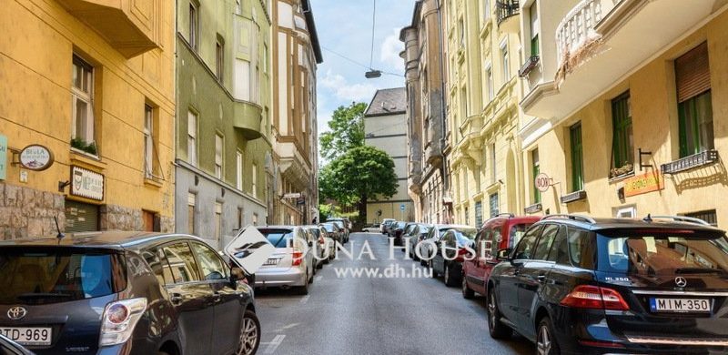 Szuper budai otthon a Délinél, 30 millió alatt!