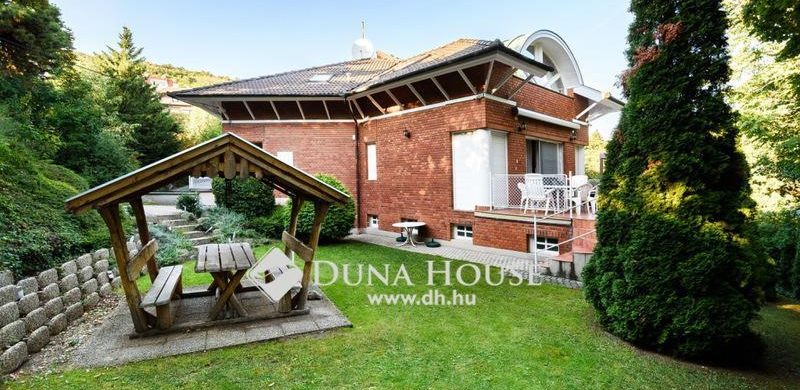 Ha elegáns, polgári hangulatú, 230 nm-es pesti házban lakna, találtunk önnek egyet!