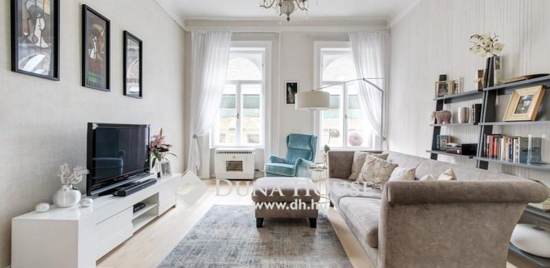 Stílusosan felújított lakás, teljes berendezéssel a Szinyeiben!