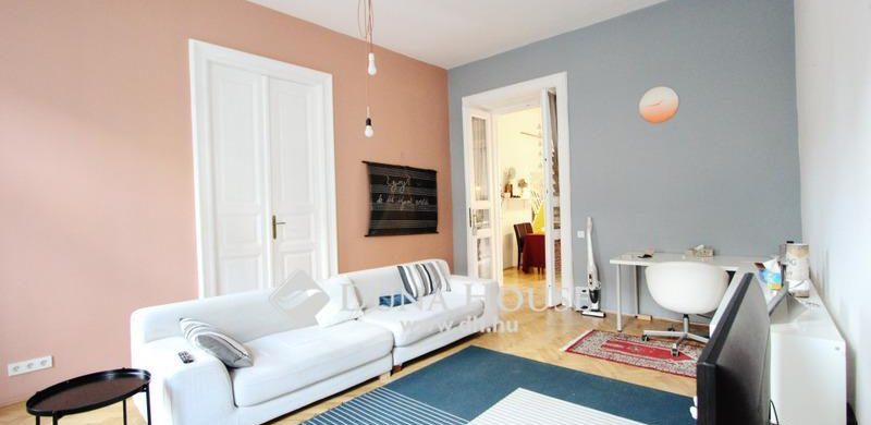 „Polgári modernizmus”: irány a Szív utca legszebb, eladó otthona!