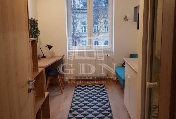 Ha elfér 18 nm-en, 100 Ft-ért gusztusos albérletben lakhat a Széll Kálmán téren!