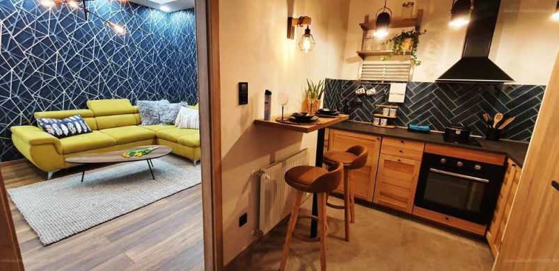 Első tulaját keresi a lakberendező által megálmodott, 42,9 milliós belvárosi lakás