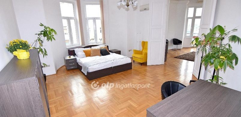 Panoráma a Széll Kálmán térre és a Parlamentre is – egy 135 milliós luxus otthon