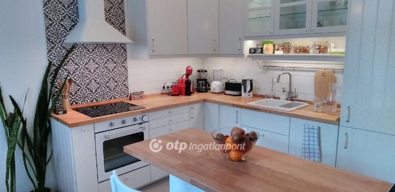 Nyakunkon a hideg, úgyhogy jól jön a szauna a lakásban a VI. kerületi polgári lakásokban is!