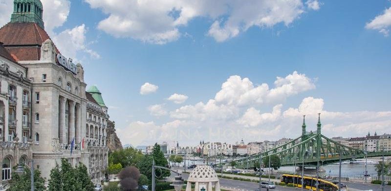 Ritkaság: „presztizslakás” a Gellért téren! Persze nem két fillérért…