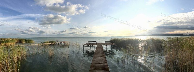 Hiába ritkaság, nem kellett senkinek Balatonkenesén a szuper, vízparti nyaraló!