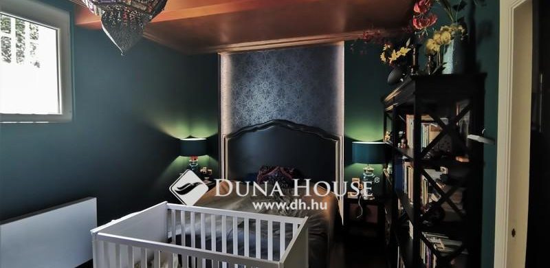 Marokkói hangulat, 84,9 millióért, egy földszinti, rózsadombi lakásban!